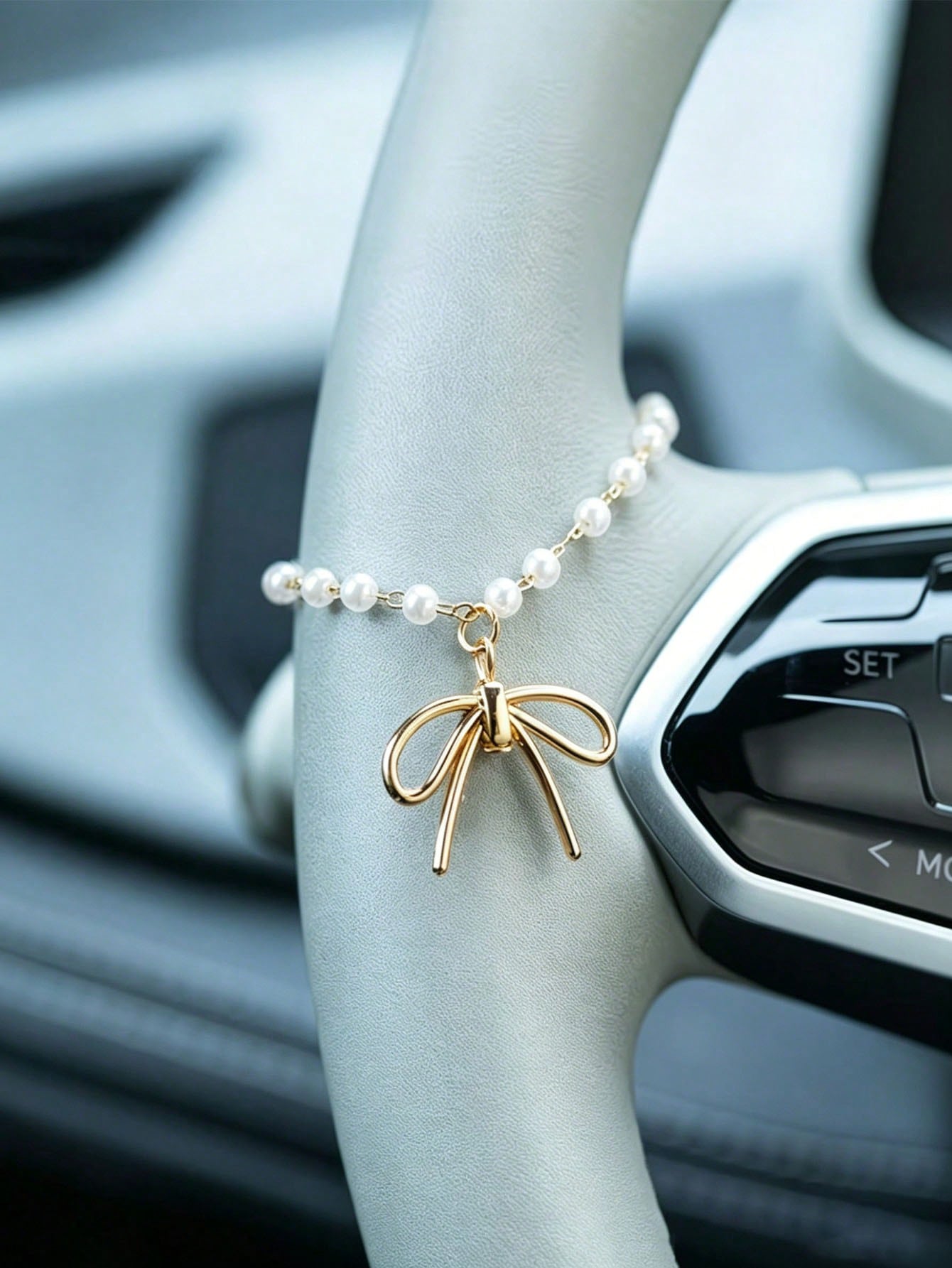 Pearl Bow Car Pendant Alloy Fa - Interior Design Minimalist ulasan dan harga